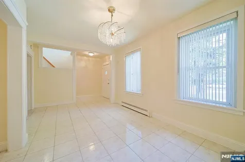 1585 Bergen Boulevard Leonia NJ 07605