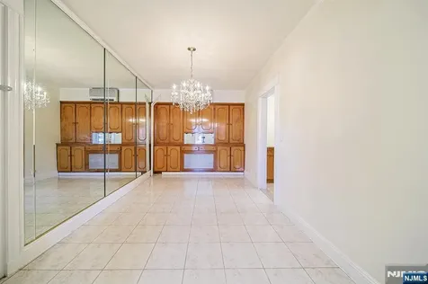 1585 Bergen Boulevard Leonia NJ 07605