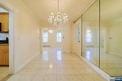 1585 Bergen Boulevard Leonia NJ 07605