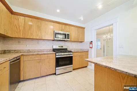 1585 Bergen Boulevard Leonia NJ 07605