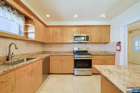 1585 Bergen Boulevard Leonia NJ 07605