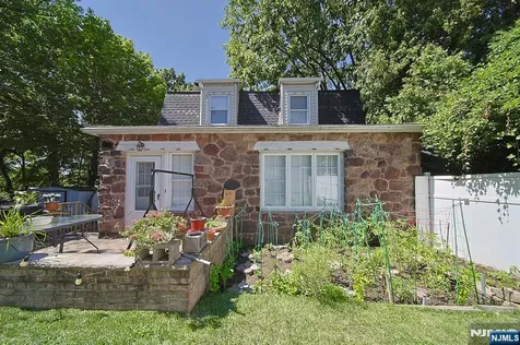 1585 Bergen Boulevard Leonia NJ 07605