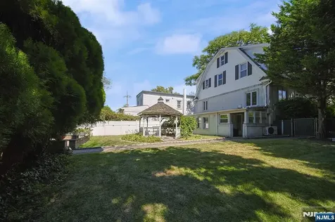 1585 Bergen Boulevard Leonia NJ 07605