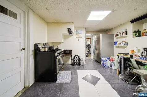1585 Bergen Boulevard Leonia NJ 07605