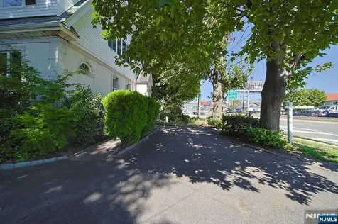 1585 Bergen Boulevard Leonia NJ 07605