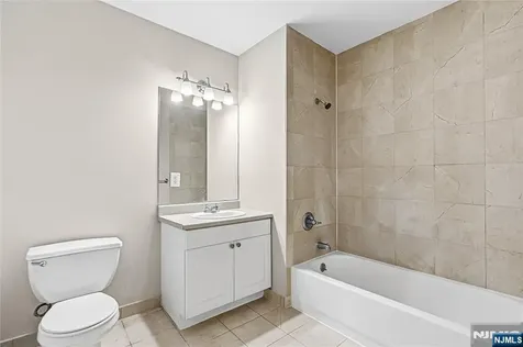 905 River Road Edgewater NJ 07020
