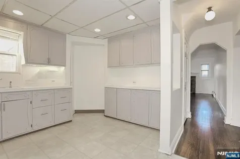 325 New Bridge Road Bergenfield NJ 07621