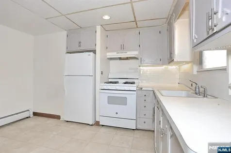 325 New Bridge Road Bergenfield NJ 07621