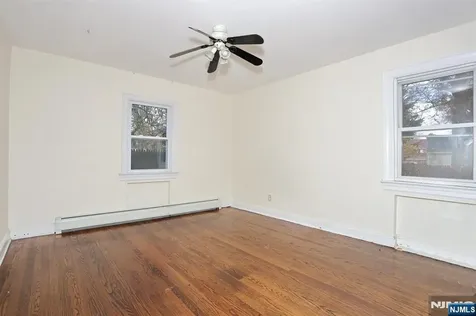 325 New Bridge Road Bergenfield NJ 07621
