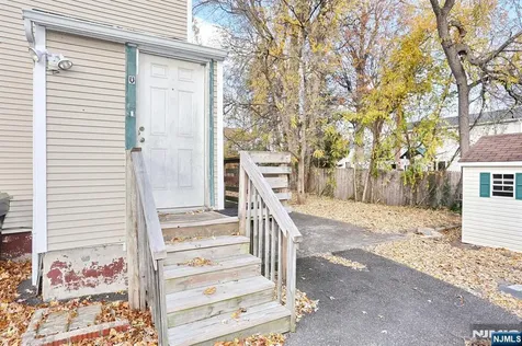 325 New Bridge Road Bergenfield NJ 07621