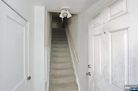 325 New Bridge Road Bergenfield NJ 07621