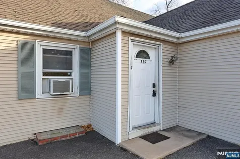 325 New Bridge Road Bergenfield NJ 07621