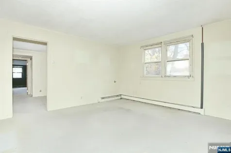 325 New Bridge Road Bergenfield NJ 07621