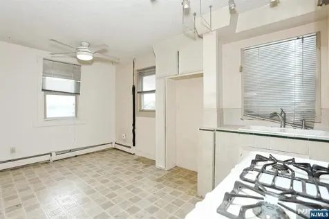 325 New Bridge Road Bergenfield NJ 07621
