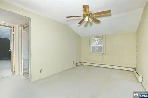 325 New Bridge Road Bergenfield NJ 07621