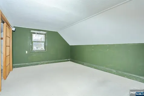 325 New Bridge Road Bergenfield NJ 07621