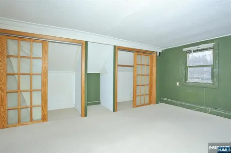 325 New Bridge Road Bergenfield NJ 07621