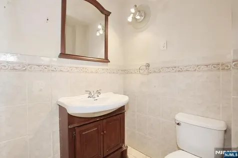 325 New Bridge Road Bergenfield NJ 07621