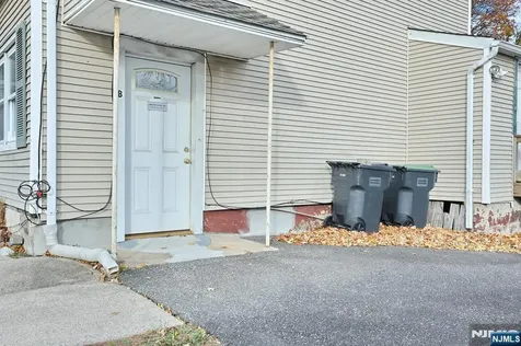 325 New Bridge Road Bergenfield NJ 07621