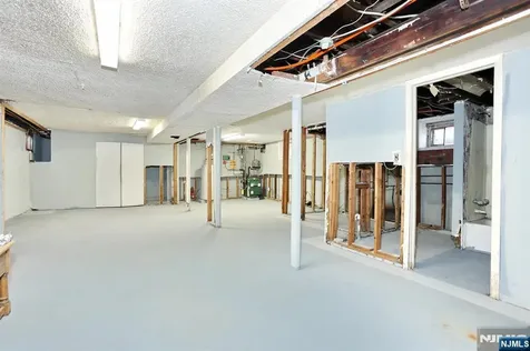 325 New Bridge Road Bergenfield NJ 07621