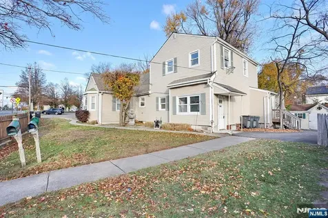 325 New Bridge Road Bergenfield NJ 07621