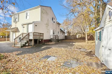 325 New Bridge Road Bergenfield NJ 07621