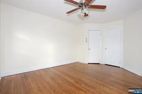 325 New Bridge Road Bergenfield NJ 07621