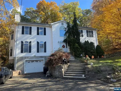 102 Garside Avenue Wayne NJ 07470
