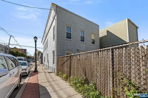 400 41st Street Union City NJ 07087