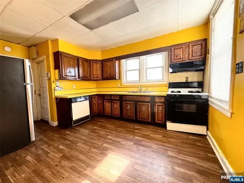 260 Pindle Avenue Englewood NJ 07631