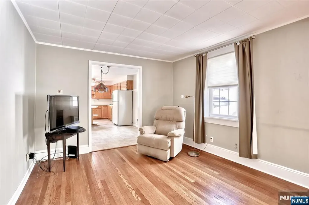 9 New York Avenue Bergenfield NJ 07621