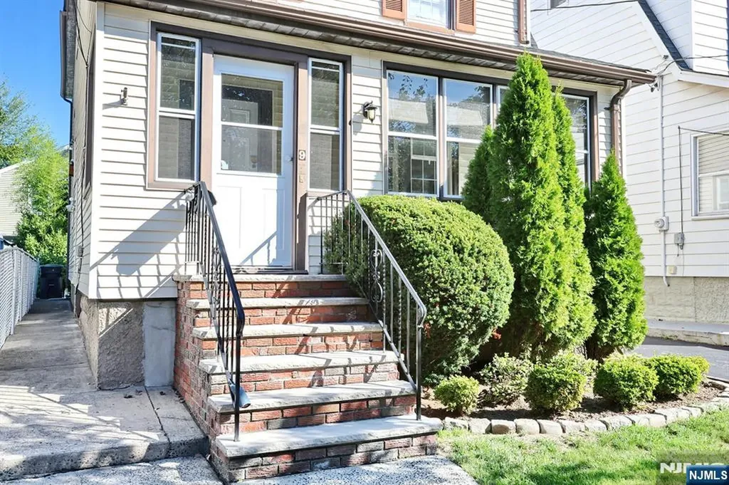 9 New York Avenue Bergenfield NJ 07621