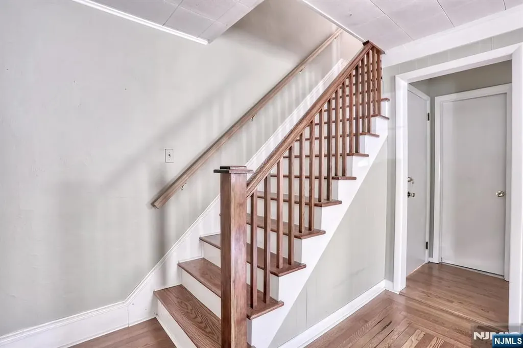 9 New York Avenue Bergenfield NJ 07621