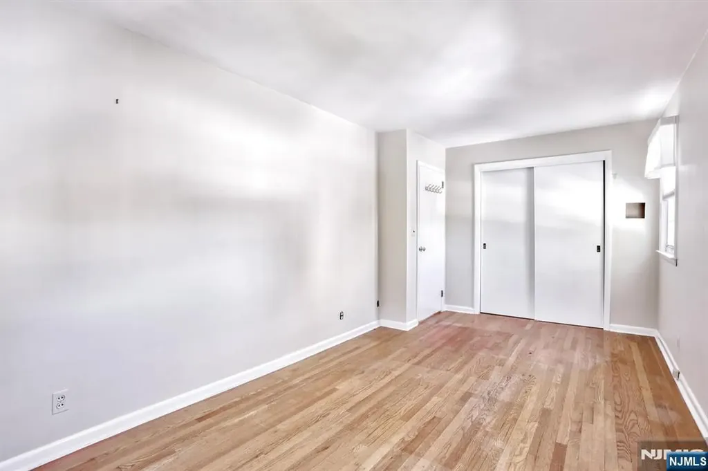 9 New York Avenue Bergenfield NJ 07621