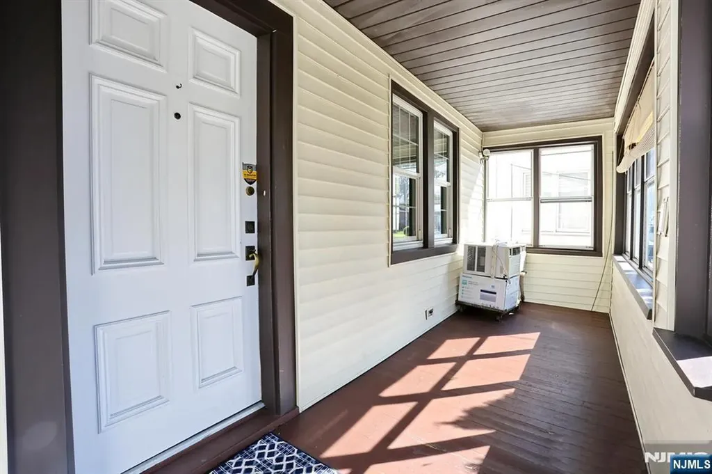 9 New York Avenue Bergenfield NJ 07621