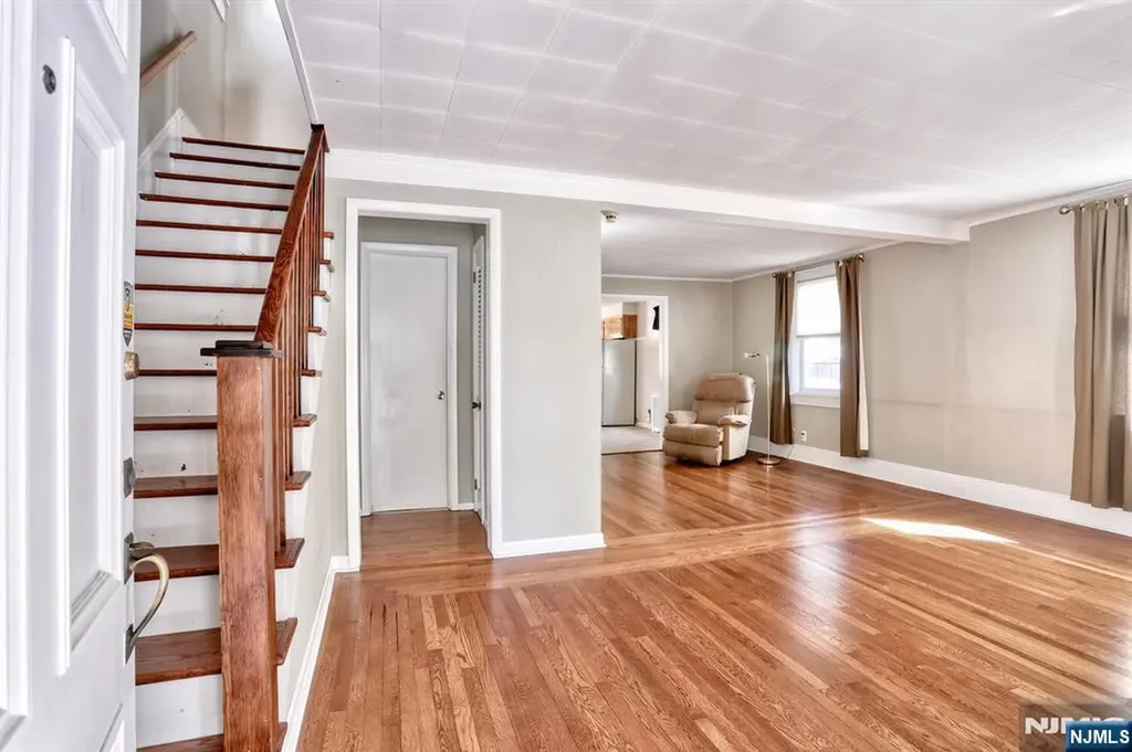 9 New York Avenue Bergenfield NJ 07621