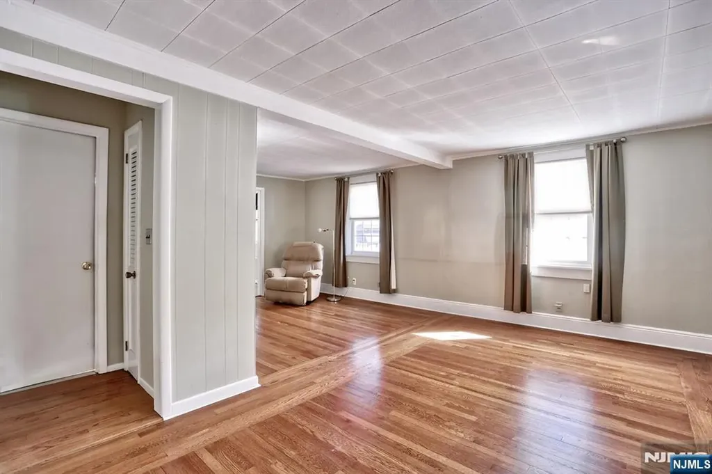 9 New York Avenue Bergenfield NJ 07621