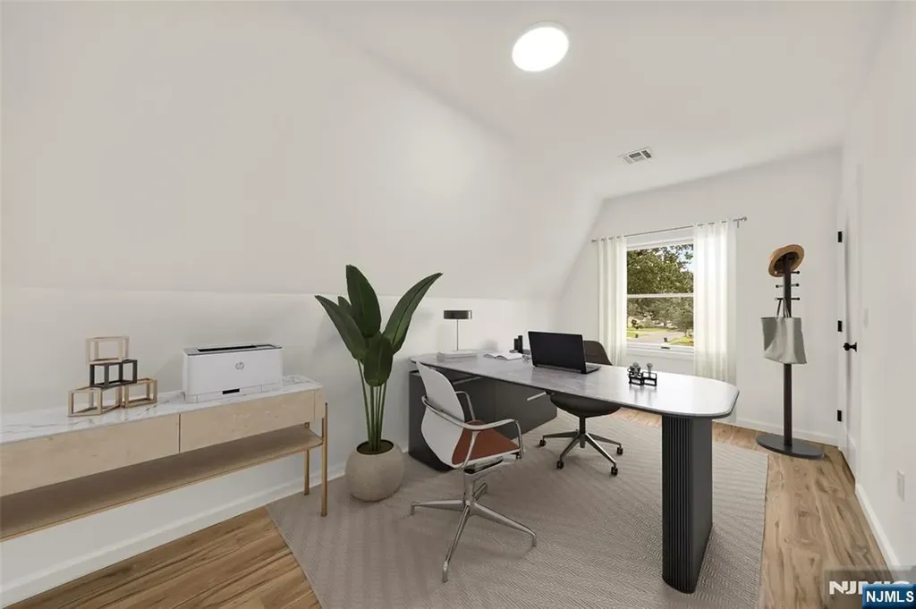 174 Pleasant Avenue Bergenfield NJ 07621