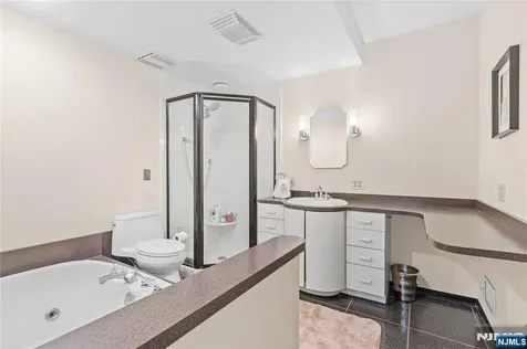 7 Eliot Court Teaneck NJ 07666