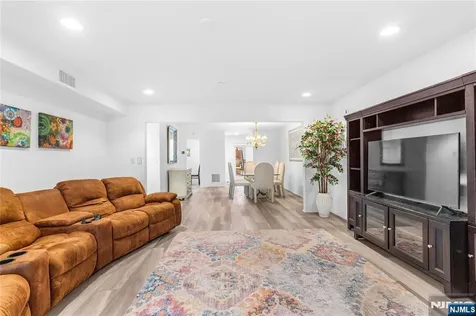 7 Eliot Court Teaneck NJ 07666