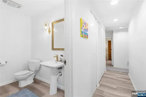 7 Eliot Court Teaneck NJ 07666