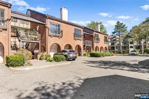7 Eliot Court Teaneck NJ 07666