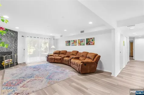 7 Eliot Court Teaneck NJ 07666