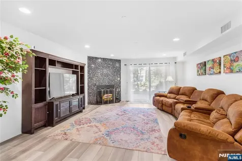 7 Eliot Court Teaneck NJ 07666