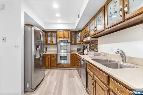 7 Eliot Court Teaneck NJ 07666