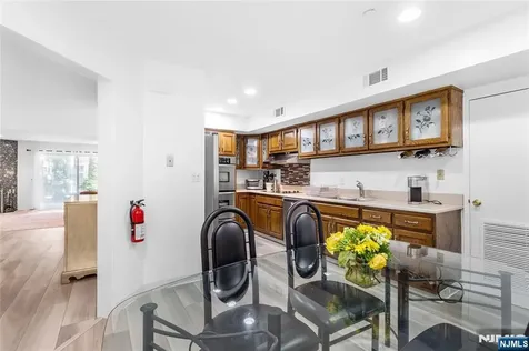 7 Eliot Court Teaneck NJ 07666