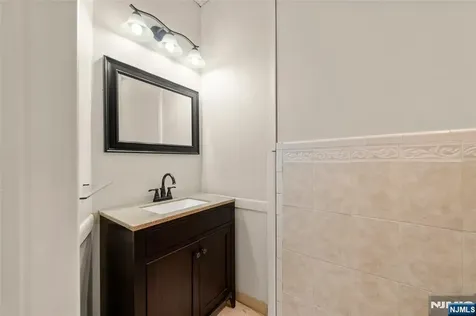 2083 Center Avenue Fort Lee NJ 07024