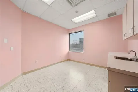 2083 Center Avenue Fort Lee NJ 07024