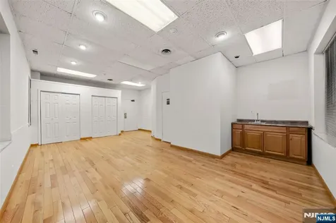 2083 Center Avenue Fort Lee NJ 07024