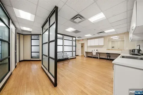 2083 Center Avenue Fort Lee NJ 07024